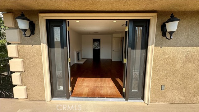 5433 Beeler Avenue, Woodland Hills CA: https://media.crmls.org/medias/5e9d7326-22a2-470f-b203-e767ec7e093b.jpg