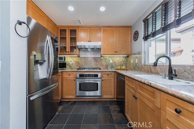 144 Coral Rose, Irvine CA: https://media.crmls.org/medias/5e9e0036-1203-412d-9fa5-af6f171466d0.jpg
