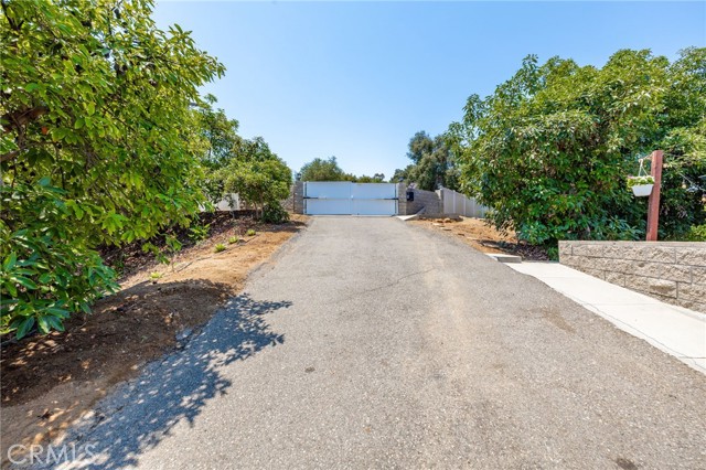 2125 Puerto Del Mundo, Fallbrook CA: https://media.crmls.org/medias/5e9ec125-a6c8-432b-b357-1481ea33a91d.jpg