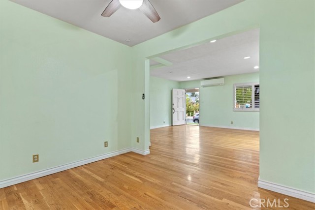 Detail Gallery Image 4 of 12 For 5847 Texhoma Ave, Encino,  CA 91316 - 3 Beds | 2 Baths