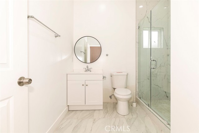 Detail Gallery Image 10 of 15 For 741 E Doran St #B,  Glendale,  CA 91206 - 2 Beds | 1 Baths