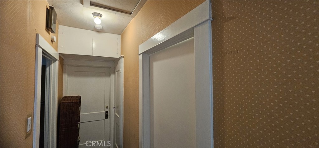 https://media.crmls.org/medias/5ea02abf-e1fb-4de9-92a9-02b7cbecfacf.jpg?preset=X-Large