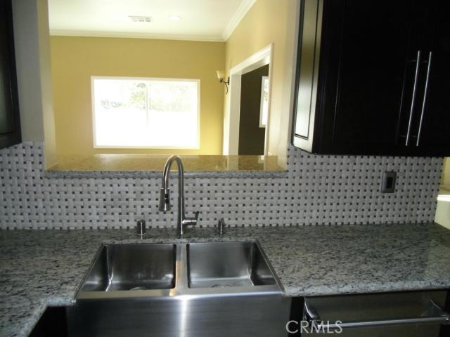6225 Melvin Avenue photo 10