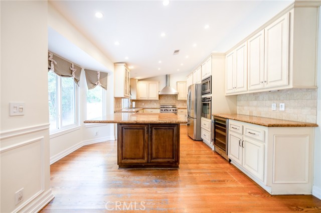 Detail Gallery Image 10 of 42 For 18337 Chatham Ln, Porter Ranch,  CA 91326 - 4 Beds | 2/1 Baths