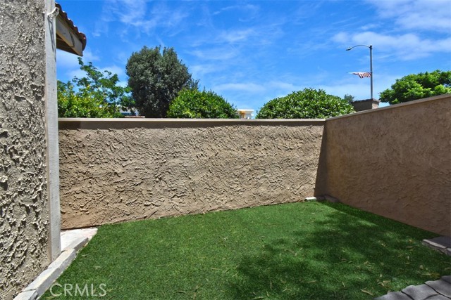 Detail Gallery Image 22 of 38 For 17908 River Cir #1,  Canyon Country,  CA 91387 - 3 Beds | 2 Baths