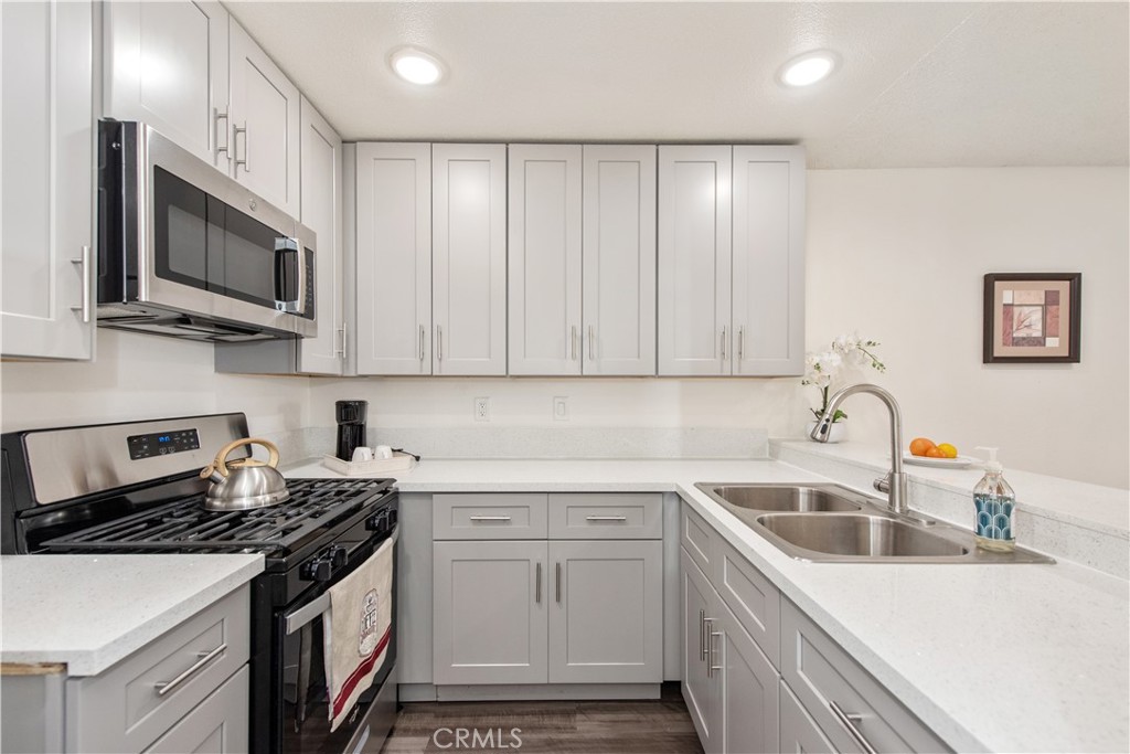 450 E 4th #416