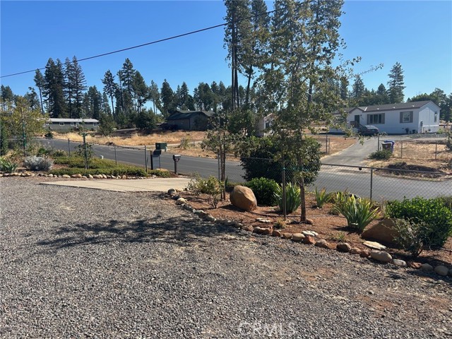 6243 Oak Way, Paradise CA: https://media.crmls.org/medias/5ea244a2-3add-4f07-af8d-d3d81065dafe.jpg