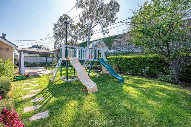 11211 Martha Ann Drive, Rossmoor CA: https://media.crmls.org/medias/5ea24911-a638-4261-b727-c101264a3e59.jpg