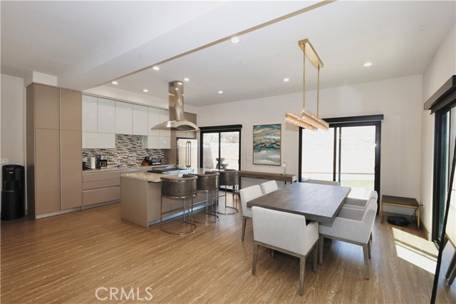 Detail Gallery Image 3 of 20 For 18703 Redwing St, Tarzana,  CA 91356 - 3 Beds | 2/1 Baths