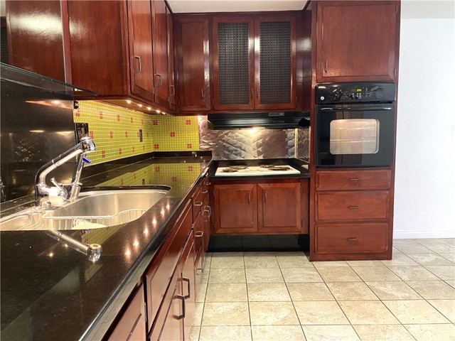 Detail Gallery Image 7 of 13 For 1361 Weeburn Rd., M4-73i, Seal Beach,  CA 90740 - 1 Beds | 1 Baths