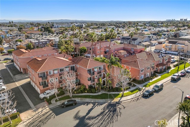 Detail Gallery Image 3 of 30 For 409 Utica #D36,  Huntington Beach,  CA 92648 - 2 Beds | 2 Baths