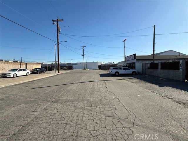 Detail Gallery Image 7 of 8 For 1284 E 3rd, Pomona,  CA 91766 - – Beds | – Baths