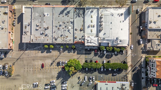 Image 25 of 30 For 18407 Sherman Way