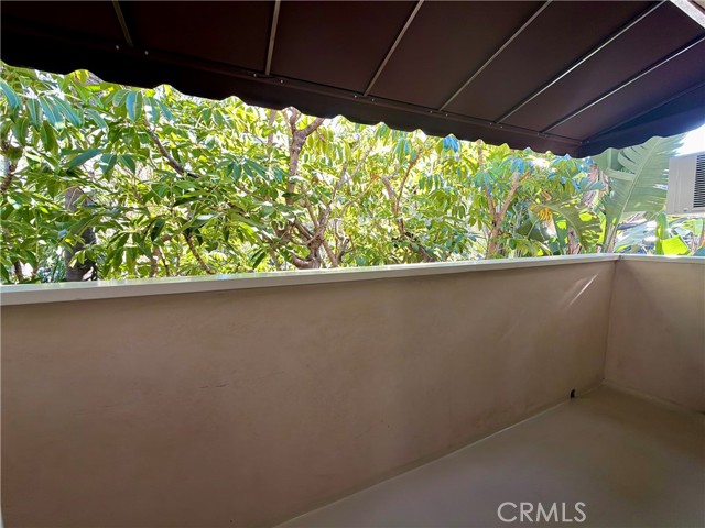 Detail Gallery Image 8 of 12 For 7013 Haskell, Van Nuys,  CA 91406 - 2 Beds | 2 Baths