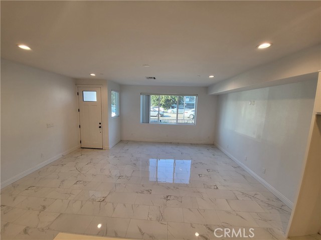 14614 Vanowen Street, Van Nuys CA: https://media.crmls.org/medias/5ea3a4d2-a26b-4b6e-a6c4-d9f05c80a0b9.jpg