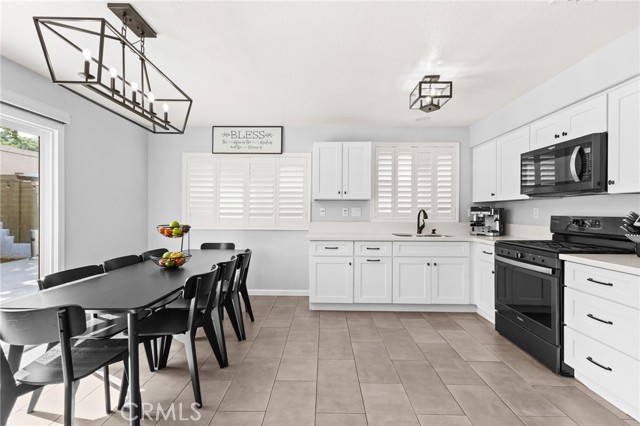 Detail Gallery Image 16 of 59 For 823 Pathfinder Way, Corona,  CA 92878 - 3 Beds | 2/1 Baths