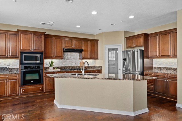 Detail Gallery Image 18 of 45 For 5073 Snowberry Dr, Fontana,  CA 92336 - 5 Beds | 4/1 Baths