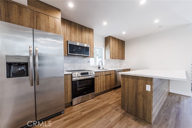 Detail Gallery Image 8 of 22 For 1855 Crenshaw Bld, Los Angeles,  CA 90019 - 4 Beds | 3 Baths