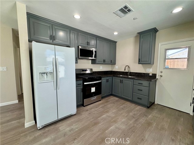 13931 Aztec Street, Sylmar CA: https://media.crmls.org/medias/5ea6551b-b362-42d1-abf3-a265d804ad18.jpg