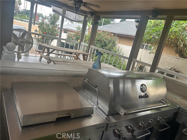18048 Roscoe Boulevard, Northridge CA: https://media.crmls.org/medias/5ea6c331-2724-434b-bfa7-10f581390b3c.jpg