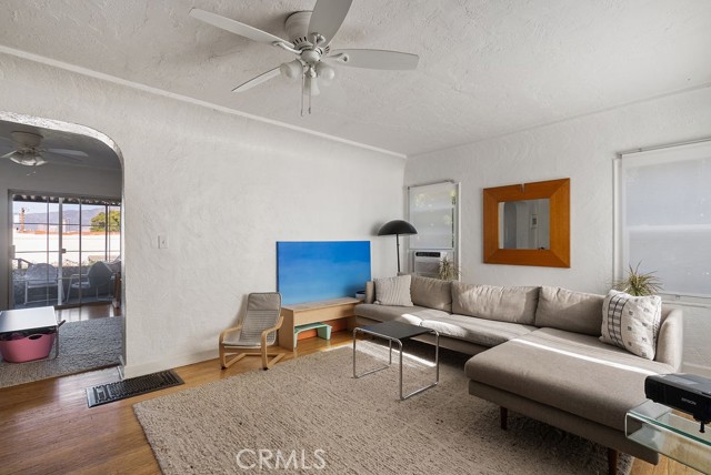 Detail Gallery Image 7 of 26 For 1119 Princeton Dr, Glendale,  CA 91205 - 2 Beds | 1 Baths