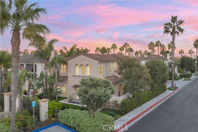 Detail Gallery Image 3 of 61 For 21331 Balerma Ln, Huntington Beach,  CA 92648 - 4 Beds | 3/1 Baths