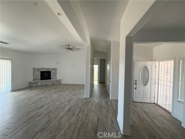 Detail Gallery Image 4 of 11 For 9591 Burbank Road, Phelan,  CA 92371 - 4 Beds | 2/1 Baths