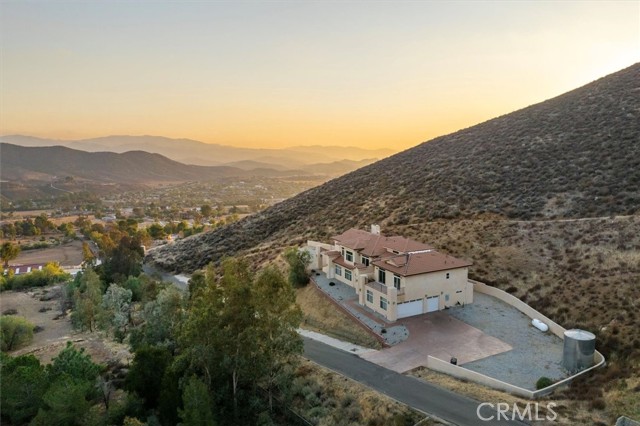 9455 Hierba Road, Agua Dulce, California 91390, 5 Bedrooms Bedrooms, ,5 BathroomsBathrooms,Single Family Residence,For Sale,Hierba,SR25008894