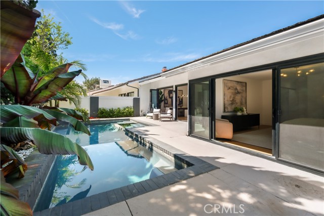 Detail Gallery Image 10 of 42 For 22 Rue Cannes, Newport Beach,  CA 92660 - 2 Beds | 2 Baths