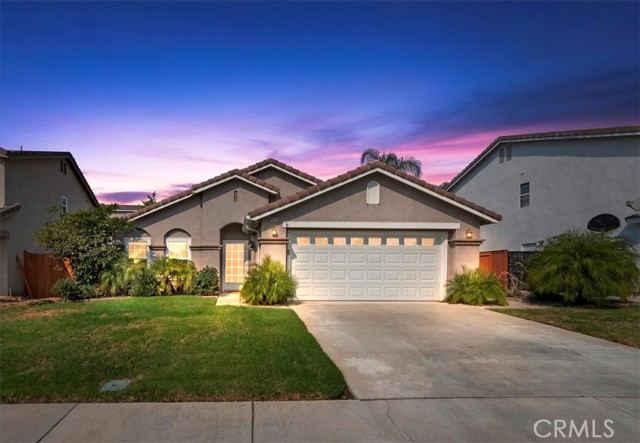 Detail Gallery Image 1 of 33 For 8929 Dahlia Dr, Corona,  CA 92883 - 3 Beds | 2 Baths