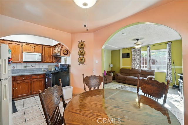 2718 E 7th Street, Los Angeles CA: https://media.crmls.org/medias/5ea9bcd4-0513-4b5b-a9c4-a4b0b9411b4a.jpg