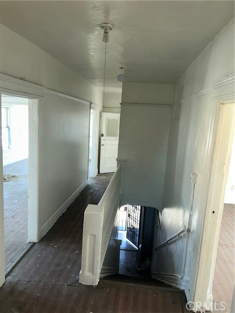 146 E 45th Street, Los Angeles CA: https://media.crmls.org/medias/5ea9eeb3-63e2-44bb-a339-6e2009b4e2c7.jpg