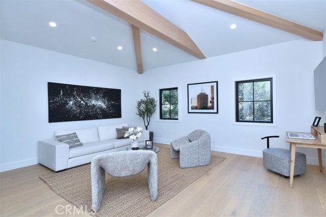 Detail Gallery Image 56 of 68 For 13327 Cheltenham Dr, Sherman Oaks,  CA 91423 - 4 Beds | 5/1 Baths