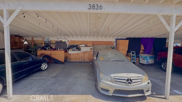 Image 9 of 17 For 3844 Whiteside Street