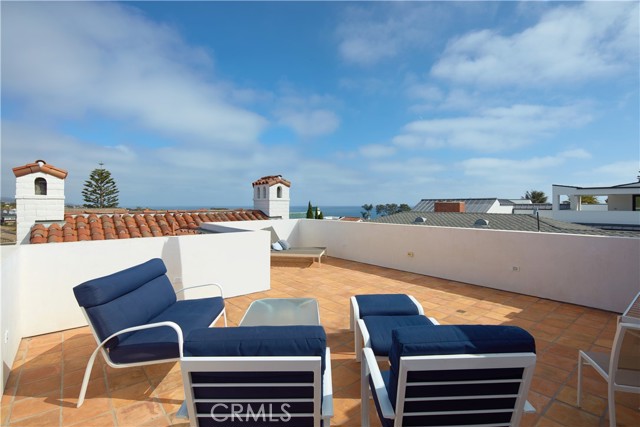 235 Poppy Avenue, Corona del Mar CA: https://media.crmls.org/medias/5eabd736-6c02-422b-baef-2396a908e3ca.jpg