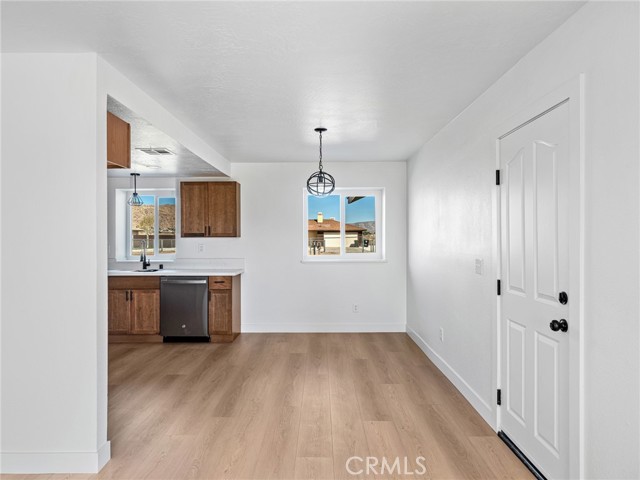 Detail Gallery Image 9 of 38 For 16548 Quinnault, Apple Valley,  CA 92307 - 3 Beds | 2 Baths