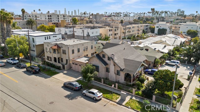 4214 Rosewood, Los Angeles CA: https://media.crmls.org/medias/5ead3acd-c48d-42af-83aa-43ac35f8bf27.jpg
