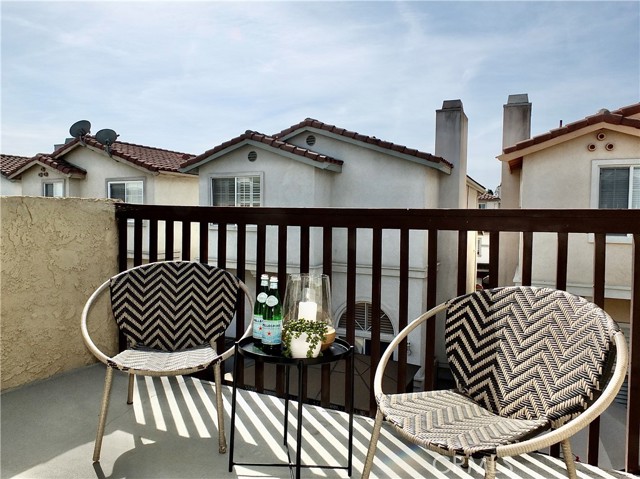 720 Meyer Lane, Redondo Beach, California 90278, 2 Bedrooms Bedrooms, ,2 BathroomsBathrooms,Residential,Sold,Meyer,PW22057237