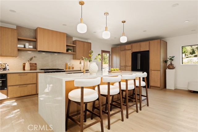 Detail Gallery Image 4 of 44 For 5105 Tendilla, Woodland Hills,  CA 91364 - 3 Beds | 2 Baths