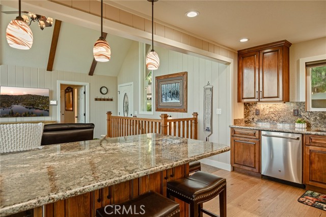 Detail Gallery Image 14 of 39 For 28195 Arbon, Lake Arrowhead,  CA 92352 - 3 Beds | 2 Baths