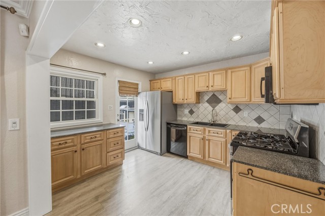 Detail Gallery Image 11 of 41 For 6795 Glacier, Riverside,  CA 92506 - 3 Beds | 2 Baths