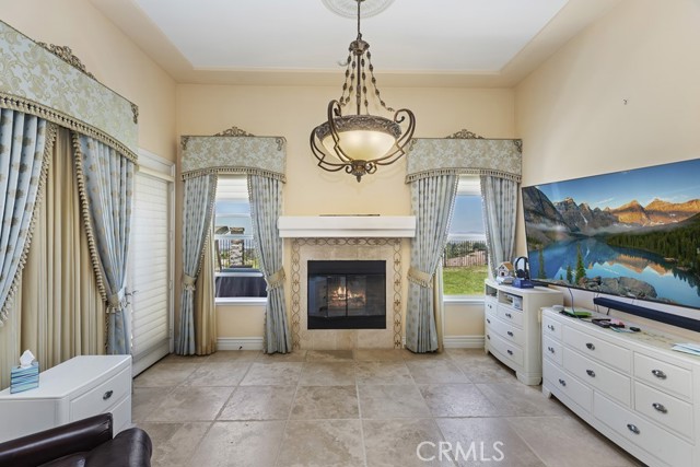 Detail Gallery Image 11 of 13 For 4073 Suzie Cir, Corona,  CA 92881 - 5 Beds | 4/2 Baths