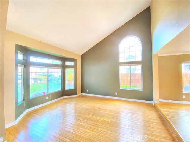 Detail Gallery Image 10 of 38 For 39221 Beacon Ln, Palmdale,  CA 93551 - 5 Beds | 3 Baths