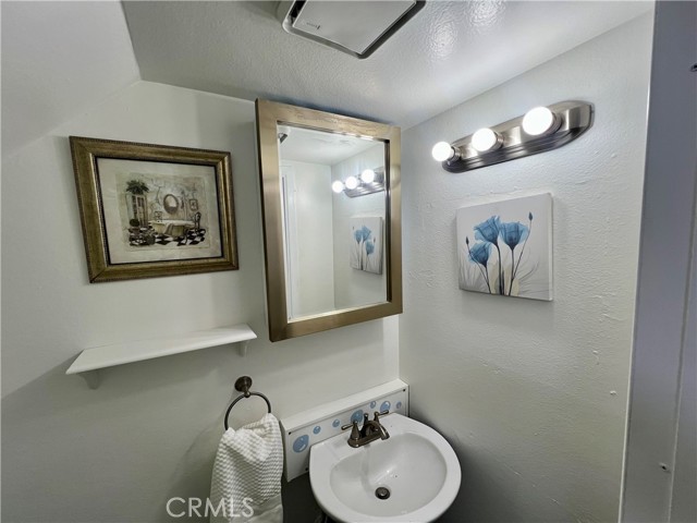 Detail Gallery Image 10 of 37 For 3600 Mountain Ave 13f,  San Bernardino,  CA 92404 - 1 Beds | 1/1 Baths