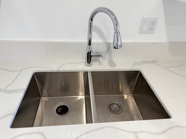 321 S San Vicente S Boulevard, Los Angeles CA: https://media.crmls.org/medias/5eb1401f-f316-4ce7-bf27-db172ab500b5.jpg