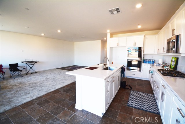 2553 E Kiwi Ct, Ontario CA: https://media.crmls.org/medias/5eb209c0-54d1-425d-8db4-5c78088c3ccb.jpg
