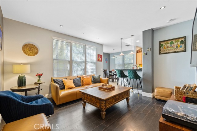 Detail Gallery Image 3 of 27 For 24120 Victoria #47,  Valencia,  CA 91355 - 2 Beds | 2 Baths