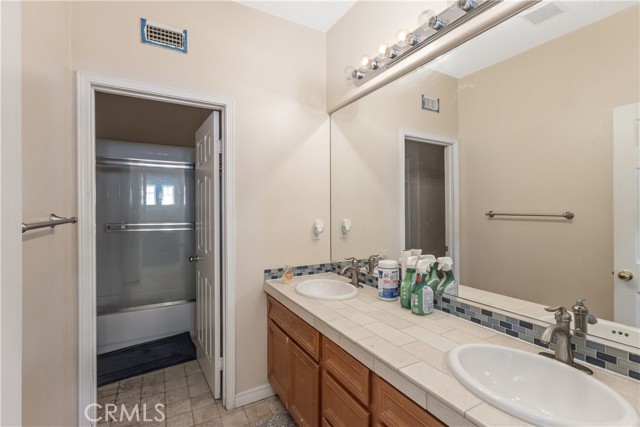 1547 Amberleaf, Costa Mesa CA: https://media.crmls.org/medias/5eb2e5c5-3c6e-42a5-8d9a-c9f55fedb0cd.jpg