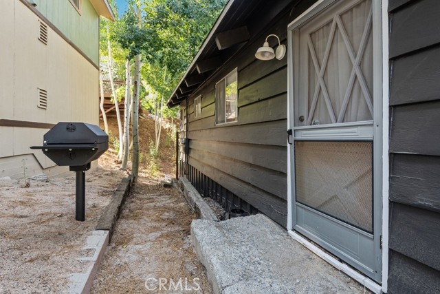 Detail Gallery Image 31 of 38 For 33387 Robin Dr, Green Valley Lake,  CA 92341 - 3 Beds | 1/1 Baths