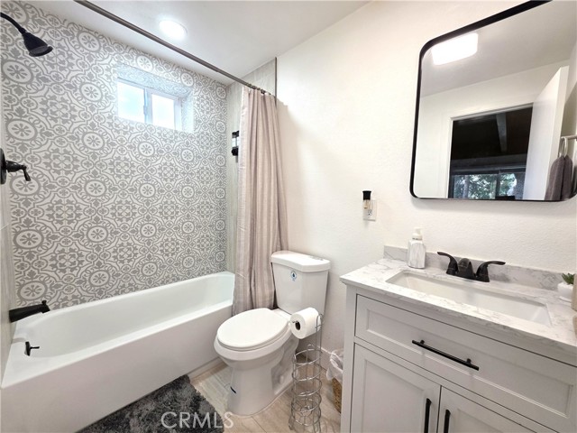 Detail Gallery Image 8 of 18 For 738 W Victoria Ct, Lake Arrowhead,  CA 92352 - 3 Beds | 2 Baths